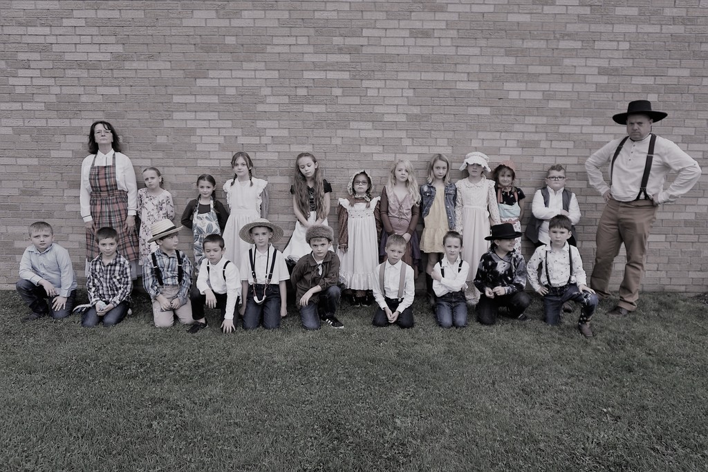 1800s Day class photo