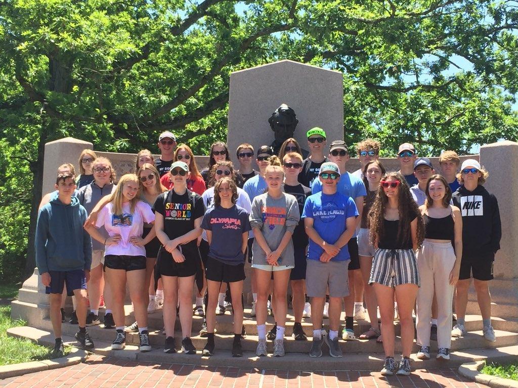 students at Gettysburg 
