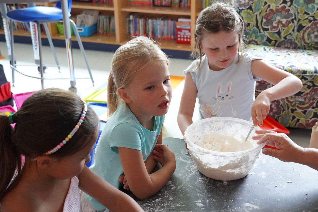 students making cloud dough