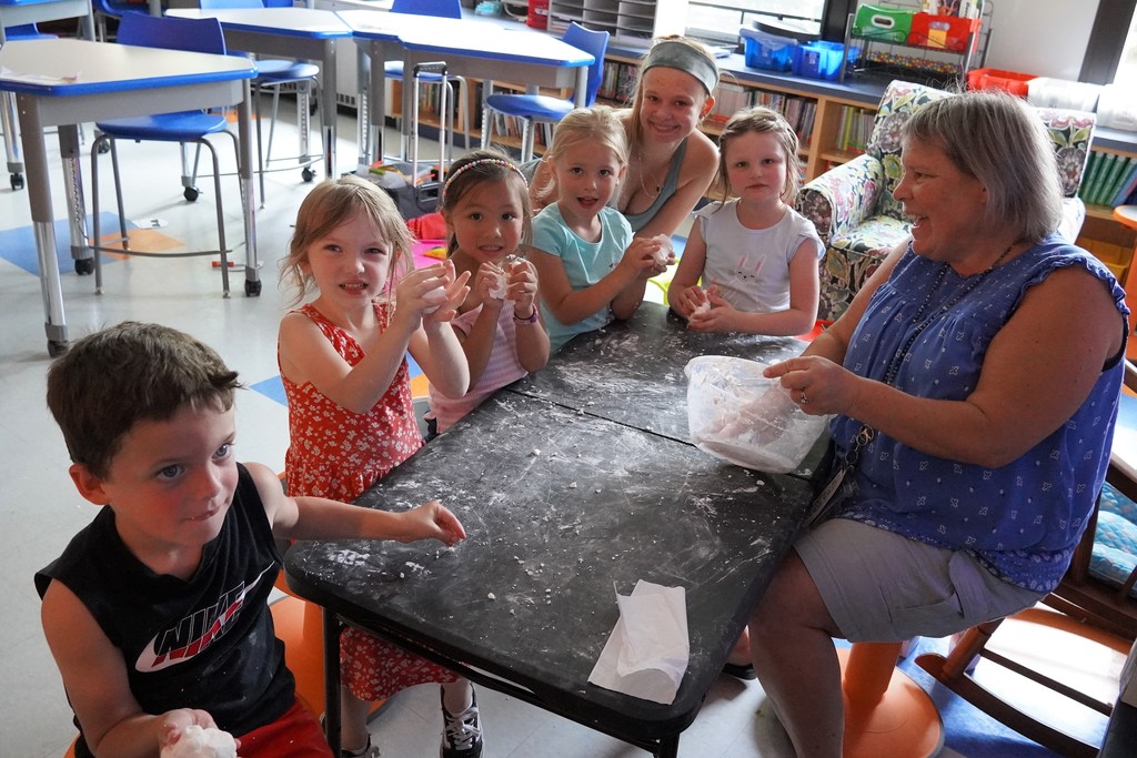students making cloud dough